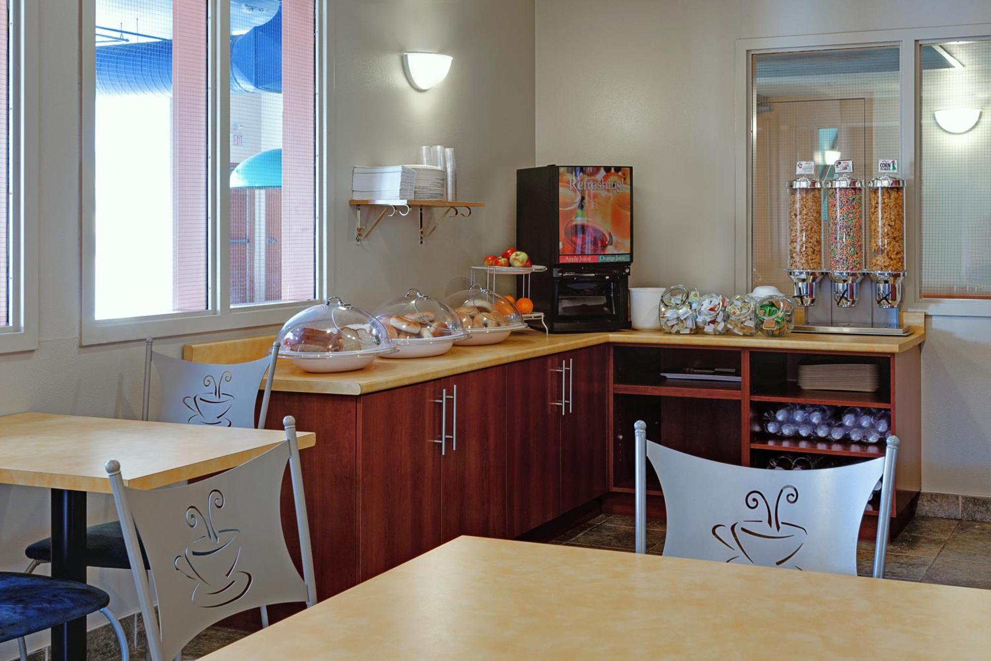 Super 8 By Wyndham Caraquet Hotel Kültér fotó